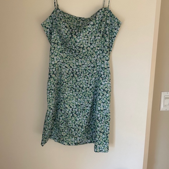 Aritzia dress - Picture 1 of 4